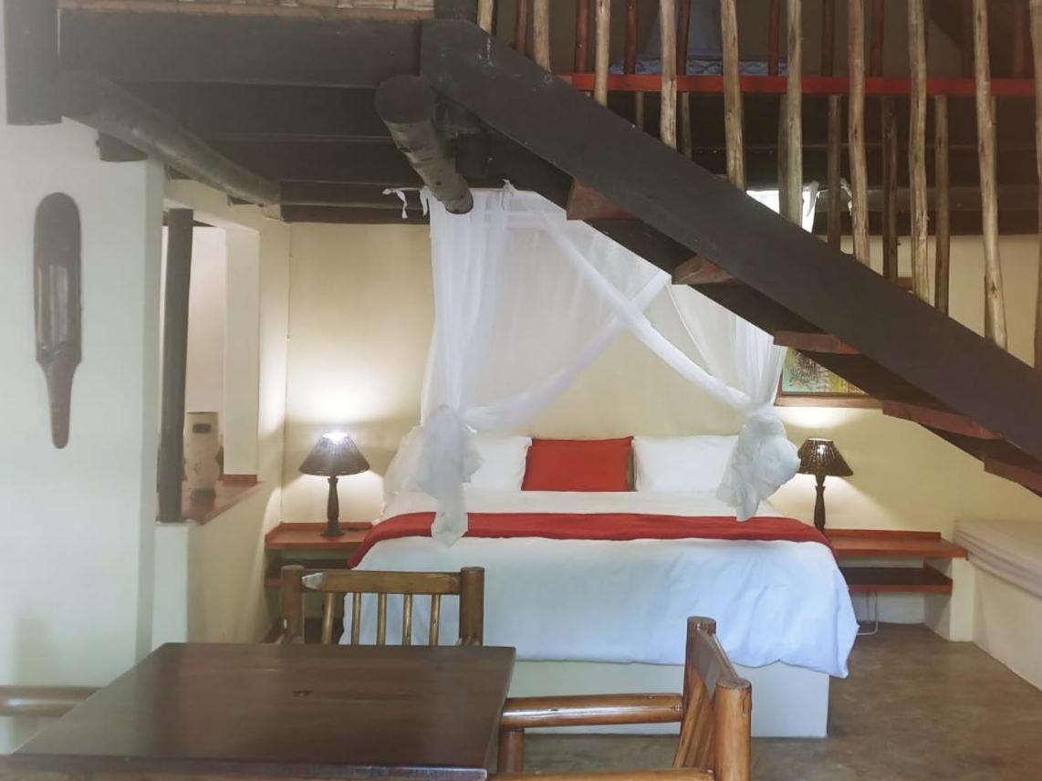 Pumusa Bushcamp Hluhluwe Exterior photo